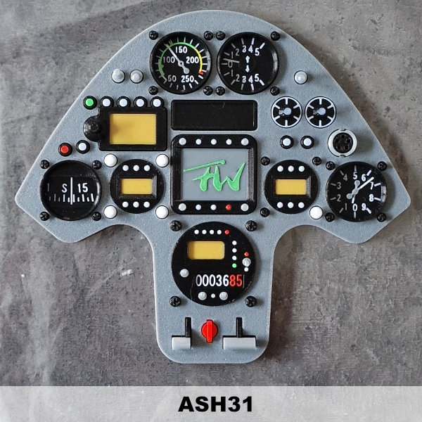 Cockpitausbau + fertige Cockpits