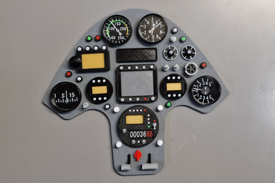 Cockpitausbau + fertige Cockpits